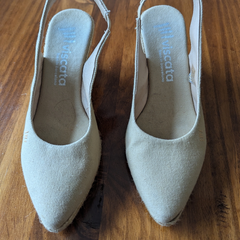 Viscata Size 7 Women's Cream Espadrille Shoes Like New